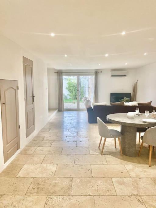Maison Avec Jardin Et 3 Petits Chats , Proche Du Chateau Lacoste Le Puy-Sainte-Réparade Exteriör bild